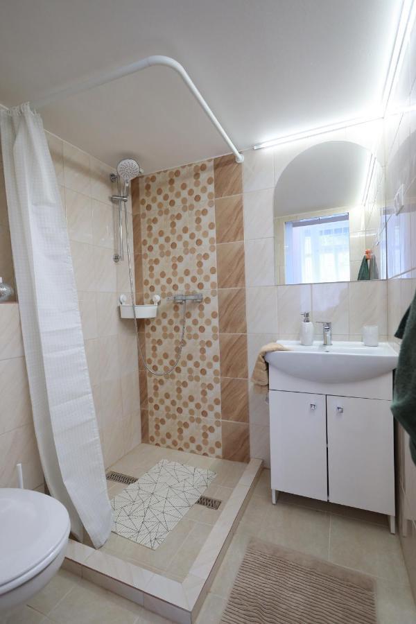 Vito Apartman Eger Eksteriør billede